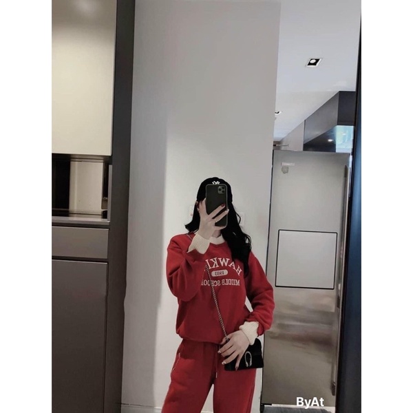 BỘ NỈ ĐỎ HAWKINS CỔ TRÒN CHO NỮ