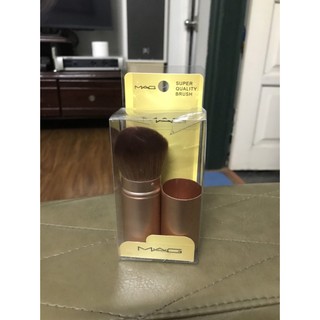 Cọ đánh má hồng MAC có nắp