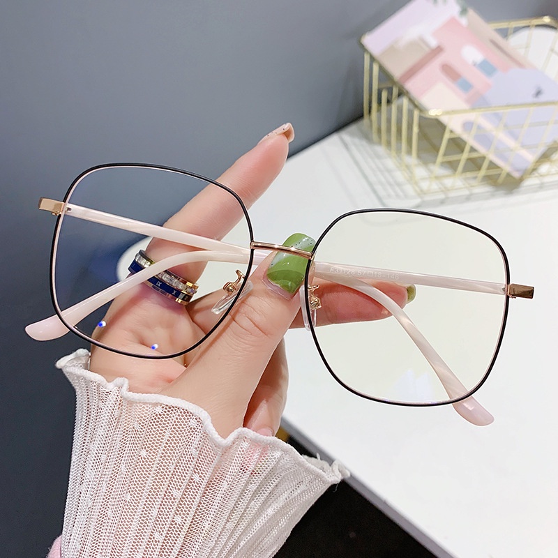 Kính Mát Gọng Vuông Chống Bức Xạ Cho Cả Nam Và Nữ