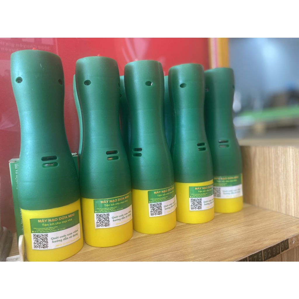 Máy nạo dừa mini cầm tay
