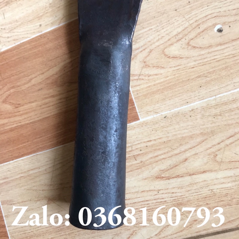 Dao tông chặt xương.