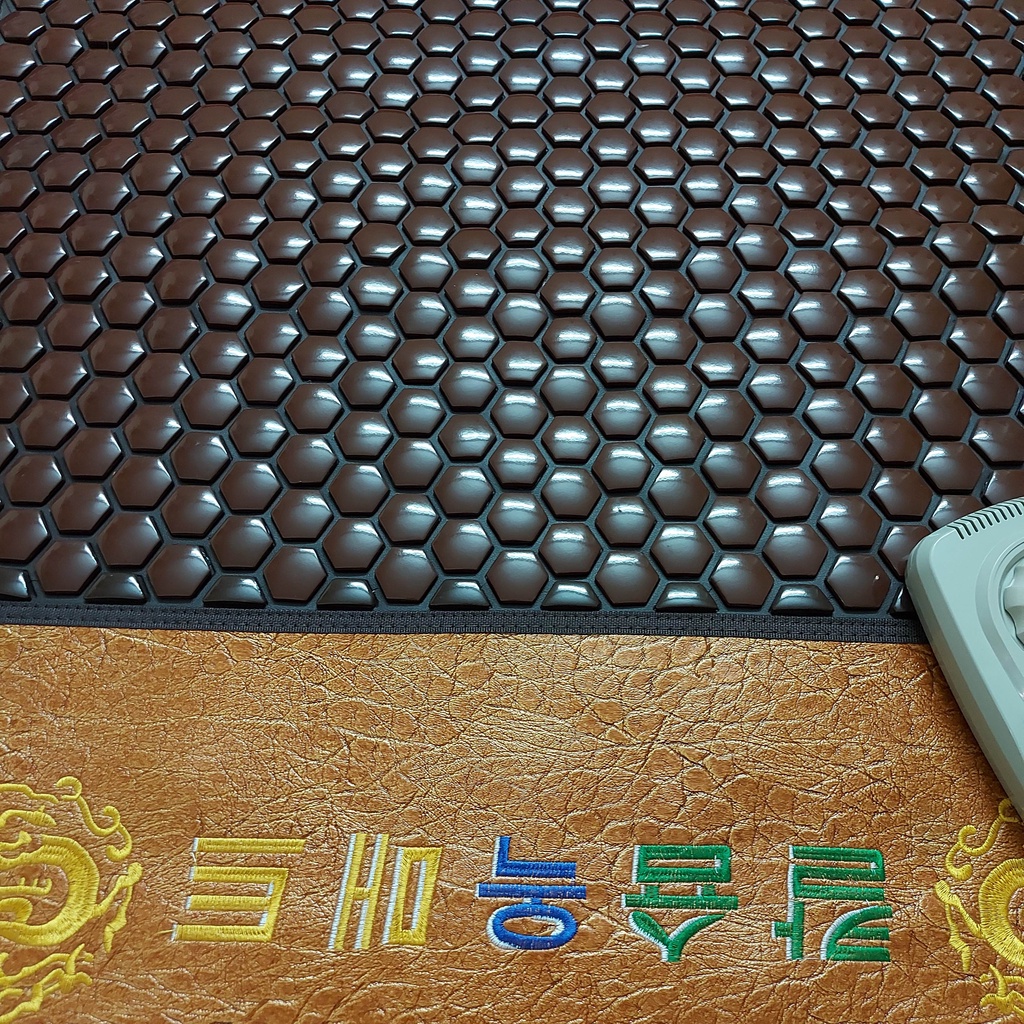 Thảm đá nóng 1mx1m9 giảm đau xương khớp cơ thể, lưu thông khí huyết