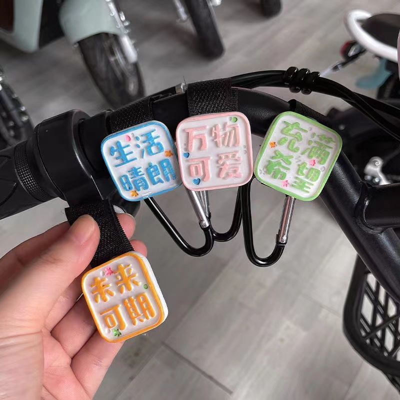 Móc Treo Đồ Gắn Xe Đẩy Em Bé / Xe Máy / Xe Hơi Họa Tiết Hoạt Hình Dễ Thương Tiện Dụng