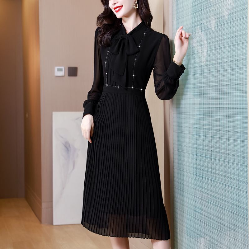 Đầm Dáng Dài Chiết Eo Thiết Kế Xếp Ly Thời Trang Mùa Thu Cao Cấp Cho Nữ