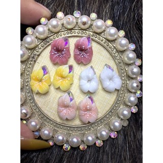 Hoa bột nail mẫu hoa ly ôm đá
