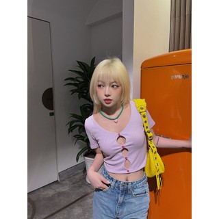Áo croptop cổ V thun gân đính nút | Deria Croptop | Secodee