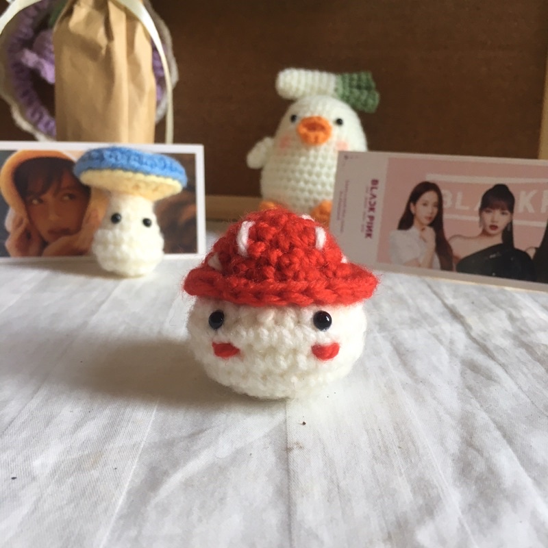 Móc khoá hình nấm độc lạ đáng yêu bằng len