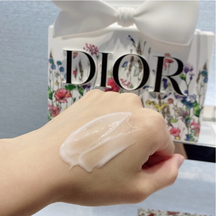 Lotion Dưỡng Thể Dưỡng Ẩm Da Dung Tích 200ml Thương Hiệu MISS Dior