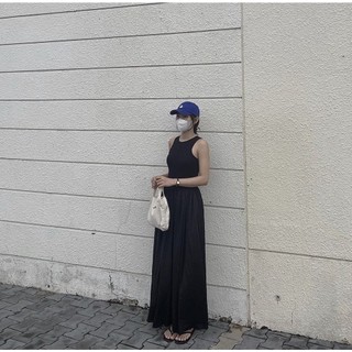 ĐẦM MIDI ĐEN TRƠN SÁT NÁCH (TH)
