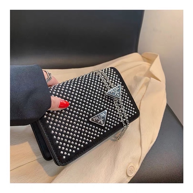 Gift vip Prada mini quá xinh quá độc