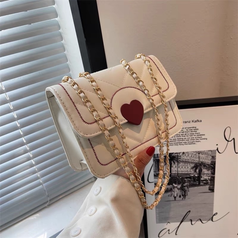 Túi đeo chéo họa tiết trái tim Butterfly