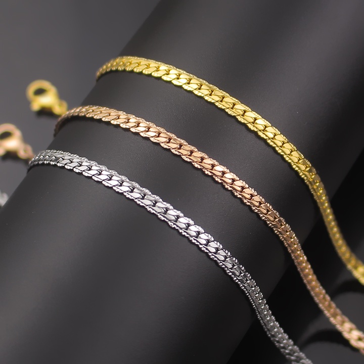 Lắc tay nữ cao cấp kiểu lặc dẹp chạm khít 2 bên tạo nên vẻ đẹp quyến rũ cho đôi tay của bạn