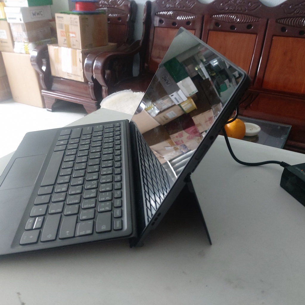Máy tính laptop cảm ứng Lenovo Ideapad Miix 520