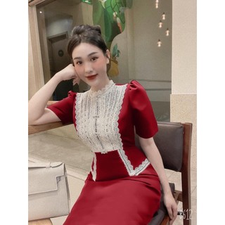 Đầm nhung đỏ chạy ren đính cúc đá