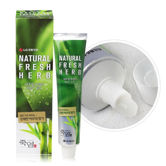 Kem đánh trắng răng than hoạt tính, giảm hôi miệng LG Natural Fresh Herb Hàn Quốc 160g