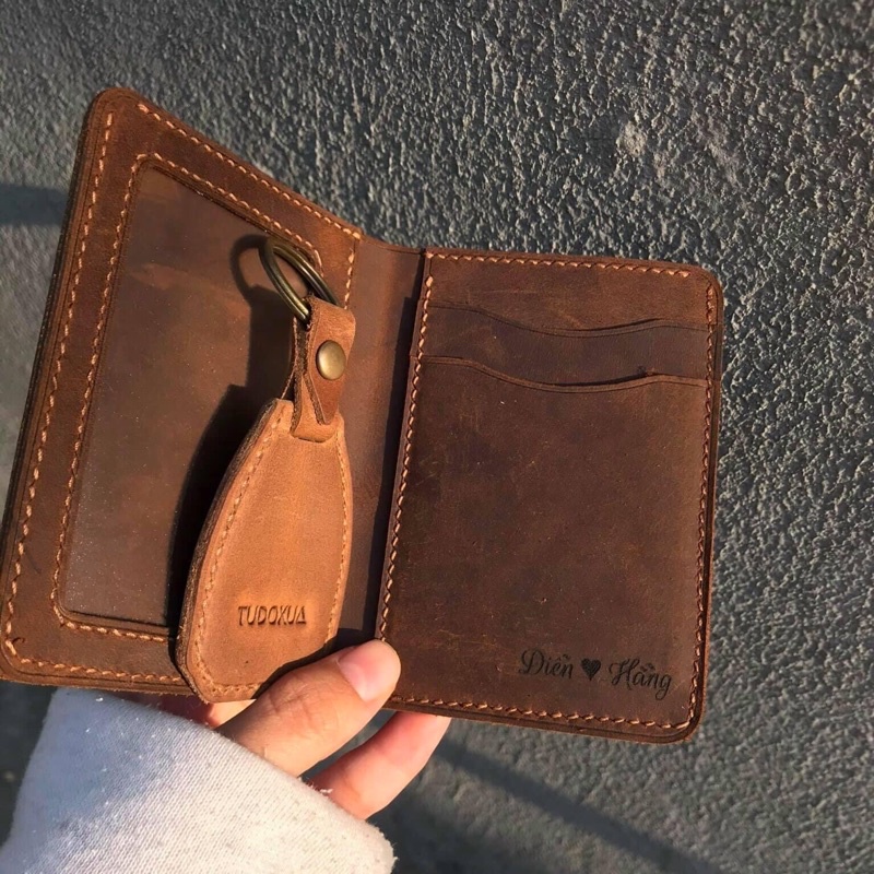 Ví da đứng khắc tên theo yêu cầu, chất liệu da bò thật tặng kèm móc khóa da, làm quà tặng sinh nhật