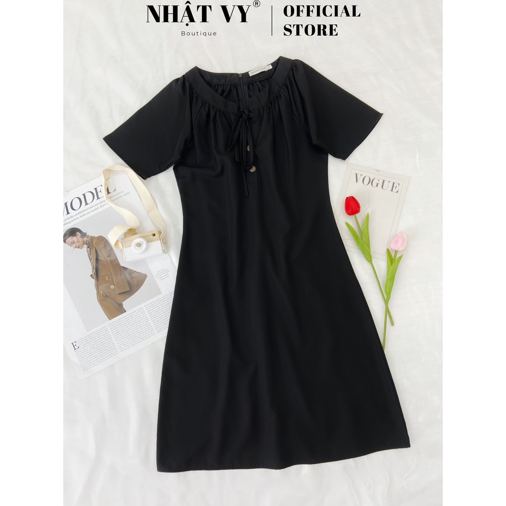Đầm Nữ NHẬT VY Trơn Kèm Dây Thắt Nơ Phối Cúc Chất Lụa Công Sở Dáng Suông Màu Nâu, Đen, Xanh - D2154