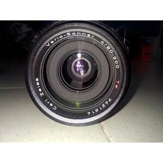 ống kính Carl Zeiss