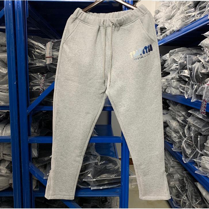 Chụp Thật Hàng Có Sẵn * * Trapstar * * Khăn Cotton Lông Cừu Thêu Màu Gradient Xanh Dương Trắng Chất Lượng Cao