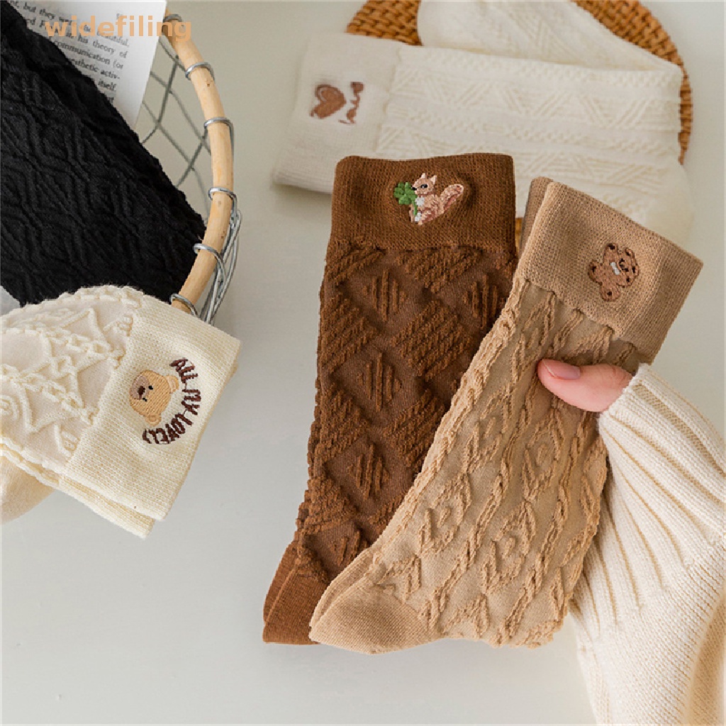 Đôi Tất Chân Giữ Ấm Màu Trơn Thêu Họa Tiết Dễ Thương Cho Nữ