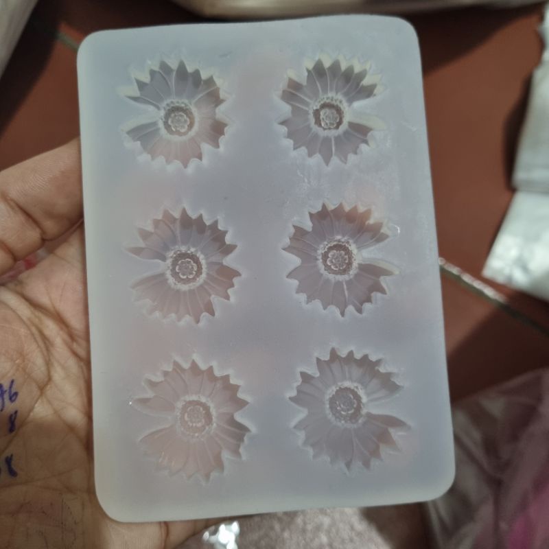 Khuôn Silicon nhiều mẫu hoa cúc nhỏ trang trí bánh trung thu hiện đại xôi đậu rau câu