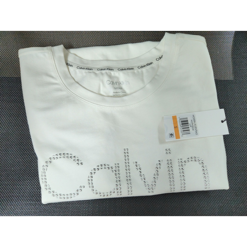Áo Thun CALVIN KLEIN Nữ Cổ Tròn Kim Loại  Metal Stud Logo Tee , Size S - Chính Hãng