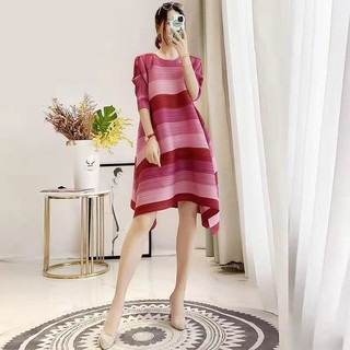 Đầm xếp ly phong cách Miyake Thời trang sang trọng dáng rộng Kích thước lớn sọc in xếp ly Váy dài vừa phải Hồng Xanh