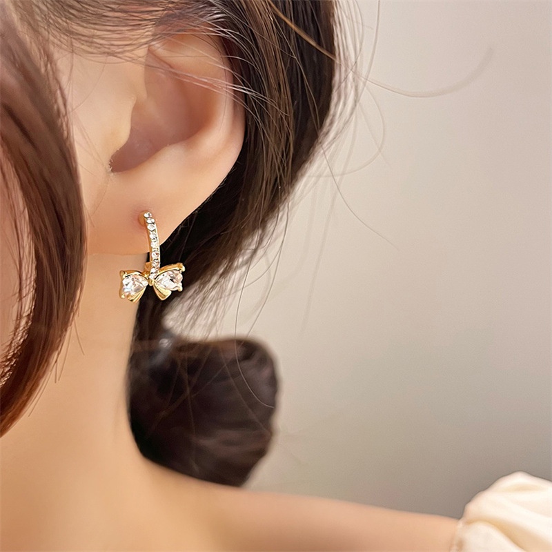 Hoa Tai Nữ The Bear gắn đá nhân tạo  phong cách Vintage  HER.ACC  H149