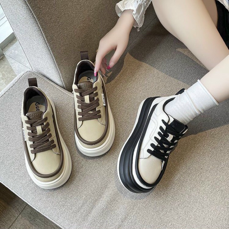 GIÀY THỂ THAO BÁNH MÌ ĐẾ CAO 4CM DA MỀM