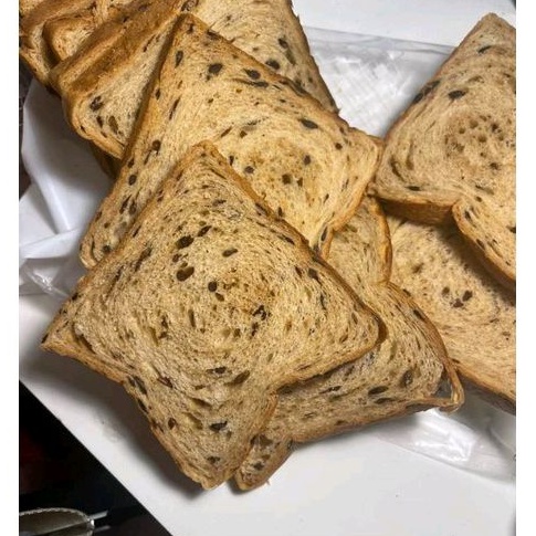 Bánh mì nguyên cám hạt lúa mạch nảy mầm (500gr)