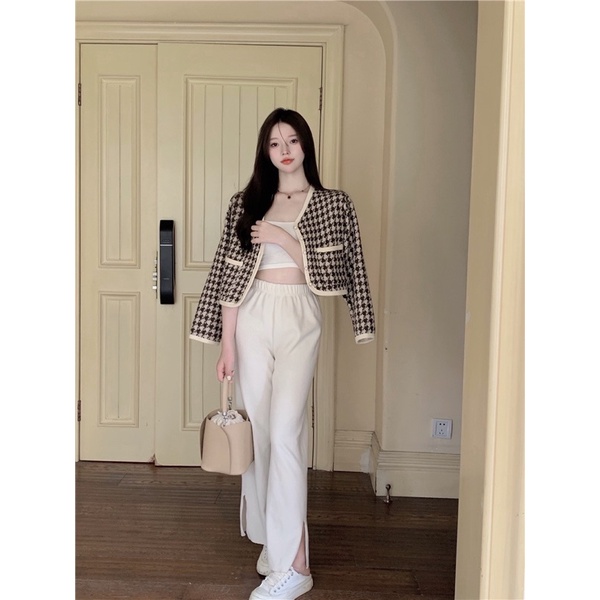 Áo Khoác Tweed Dáng Croptop Hoạ Tiết Caro Đính Cúc Sang Trọng Mẫu 2022