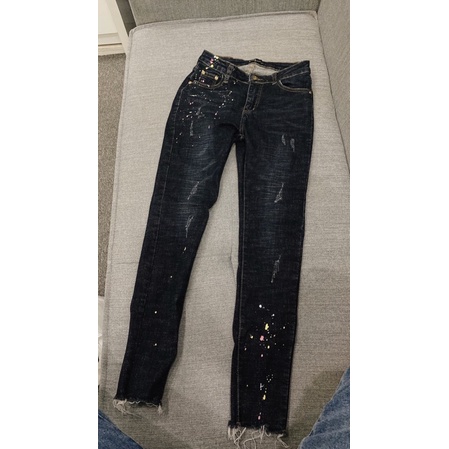 (p a s s) Quần jeans vẩy sơn size L