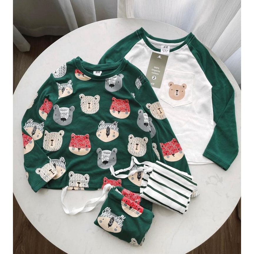 Set 2 bộ dài tay cho bé màu xanh lá họa tiết gấu