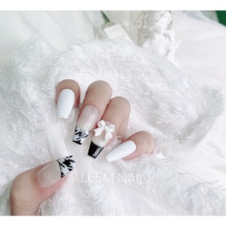 Nailbox móng tay giả vẽ hoạ tiết răng sói gắn nơ