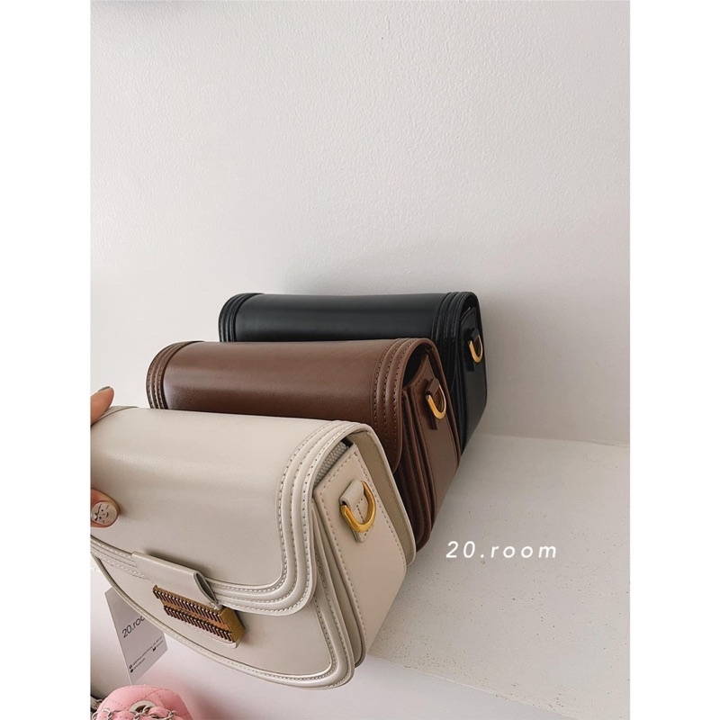 1496# Túi CnK Dáng Bầu Khoá Gạch