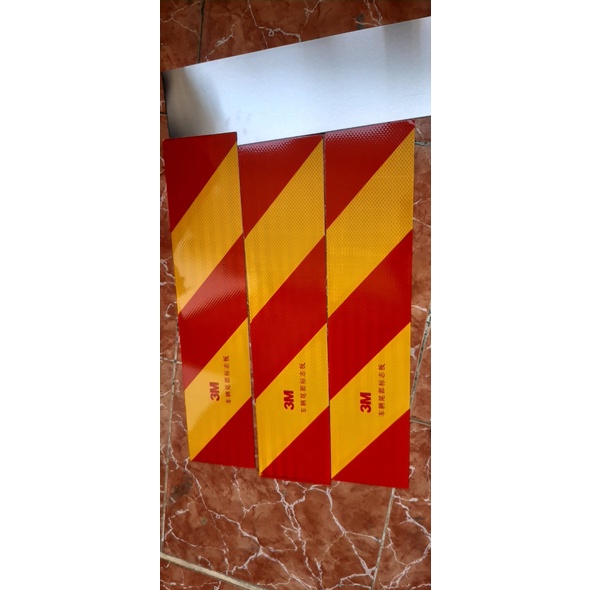 Miếng phản quang dán sau xe tải siêu bền, chống nước siêu tốt
