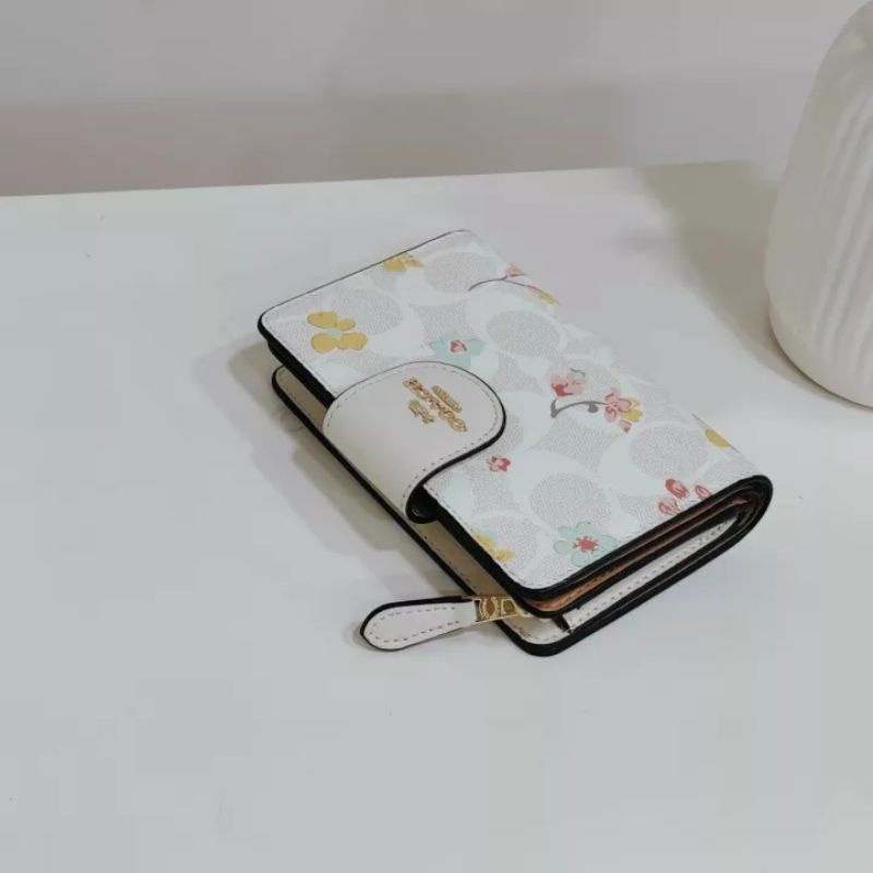 VÍ C🅾️ACH 💥 Medium Corner Zip Wallet siêu đẹp