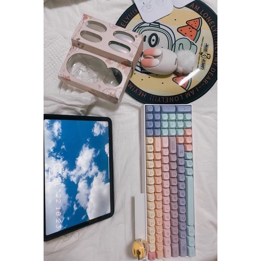 Bàn phím cơ không dây Lofree chính hãng đạt chất lượng chơi game, hotswap màu hồng kẹo bông thiếu nữ chính hãng