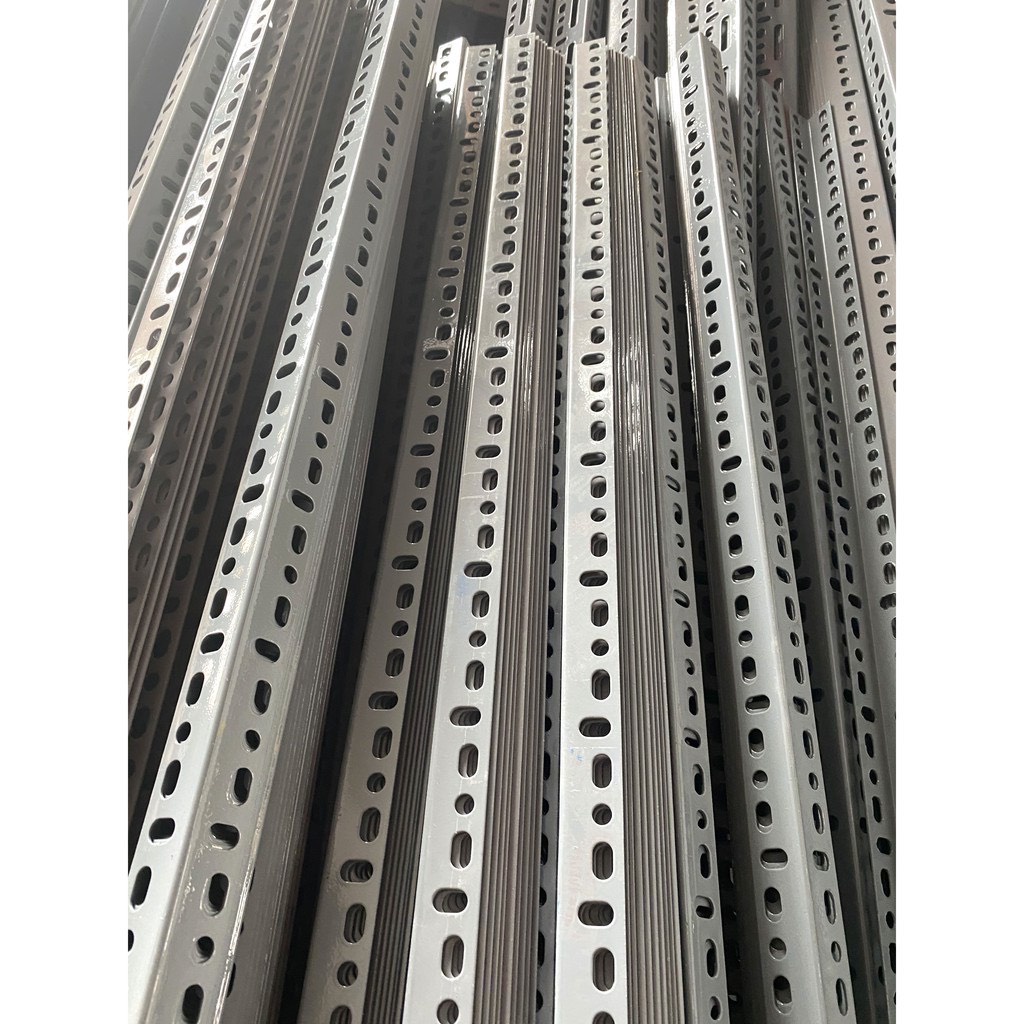 Sắt v lỗ, V3 dài 1m2, lắp ráp kệ sắt