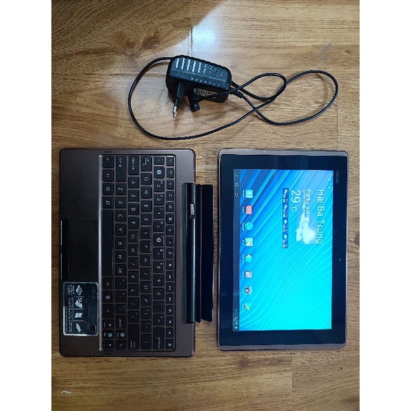 Máy tính bảng Asus Transformer Book Tf100t, màn 10.1 inch, kèm bàn fím + sạc