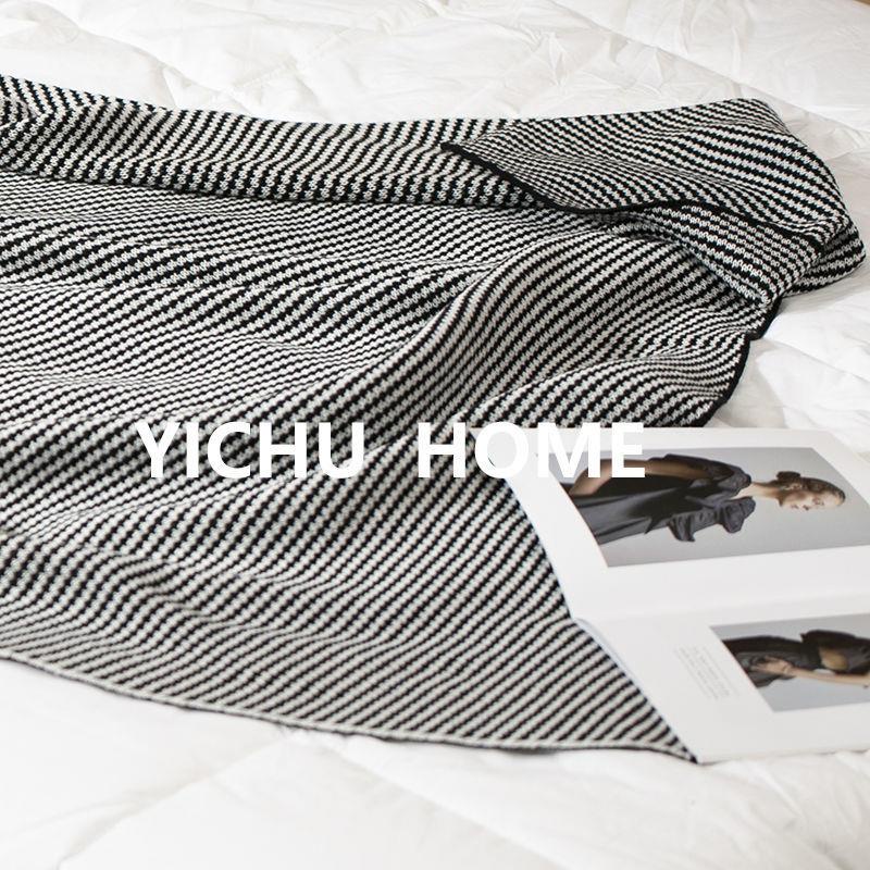 Chăn Ngủ Trưa Văn Phòng Thoải Mái | Chăn Đơn / Đôi 30,000 + Họa Tiết Ngựa Vằn Phong Cách Mới Tiện Dụng Cho Văn Phòng / Nghỉ Trưa