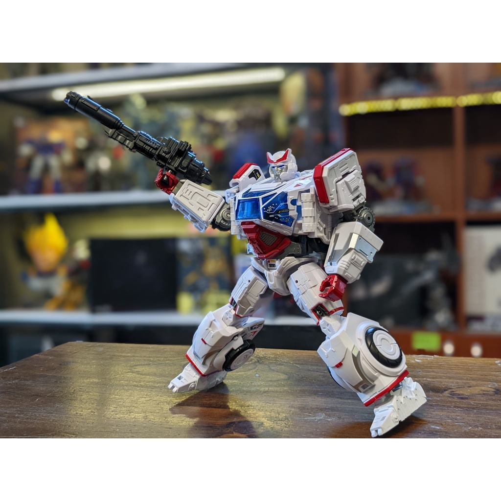 Mô hình SW-01 Ratchet KO OS SS82 trong Bumblebee Movie 2018