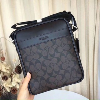 Túi đeo chéo nam Coach dư xịn, check code giá siêu tốt
