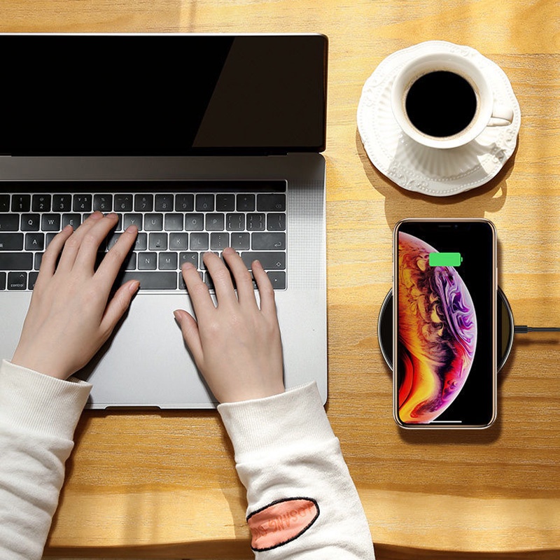 Đế sạc không dây từ tính hỗ trợ sạc nhanh theo tiêu chuẩn Qi-K1810