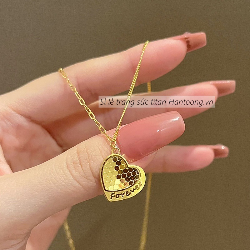Dây chuyền trái tim bằng chất liệu titan không gỉ mạ vàng 18k khắc chữ thiết kế trẻ trung xinh xắn dành cho nữ