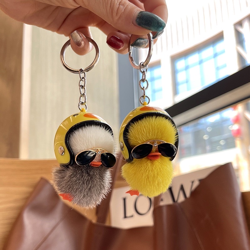 Móc khoá vịt vàng đeo kính đội mũ bảo hiểm cute