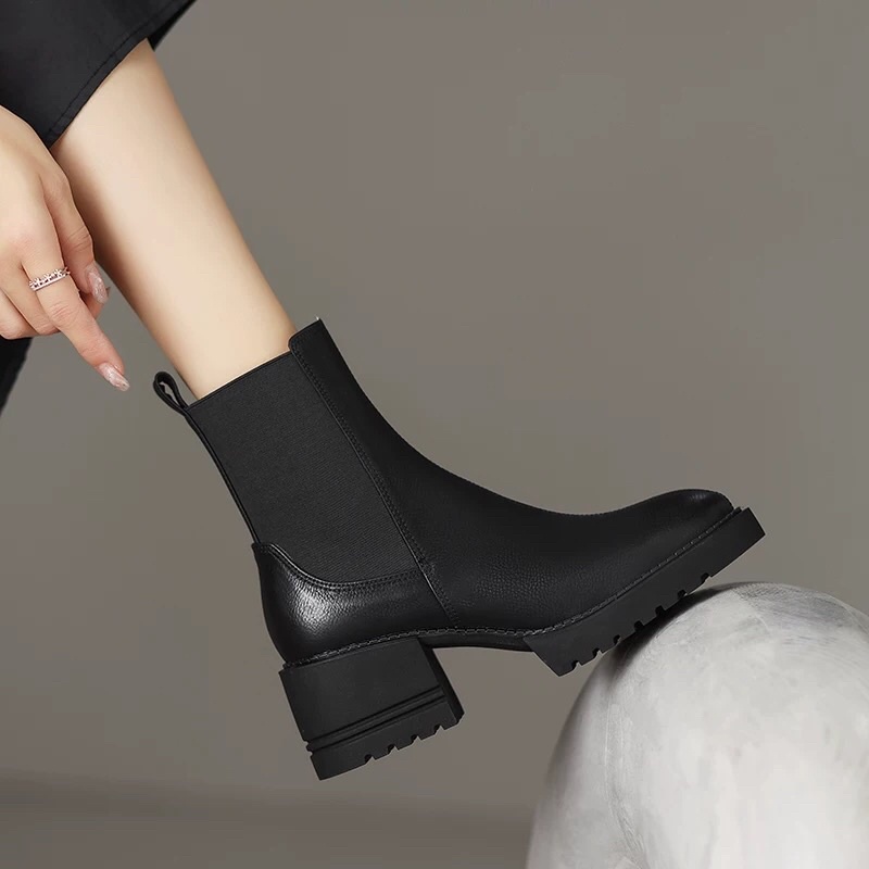 Boots Chelsea chất liệu da thật - dáng đế khoẻ khoắn