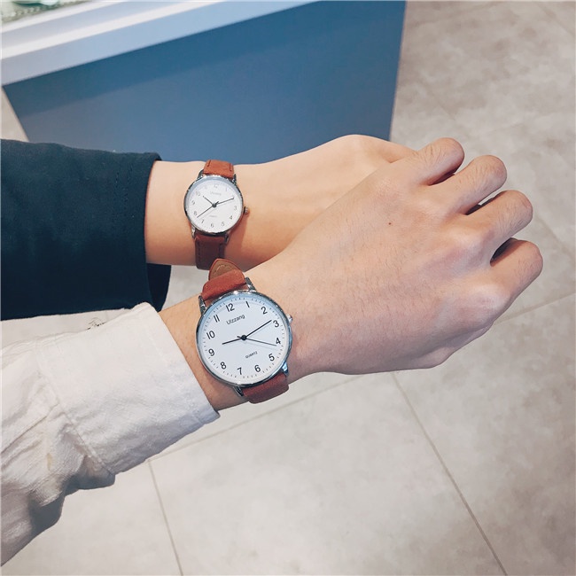 Đồng hồ đôi nam nữ Ulzzang mặt kim loại tròn dây da nâu đất  phong cách Hàn Quốc ULT03