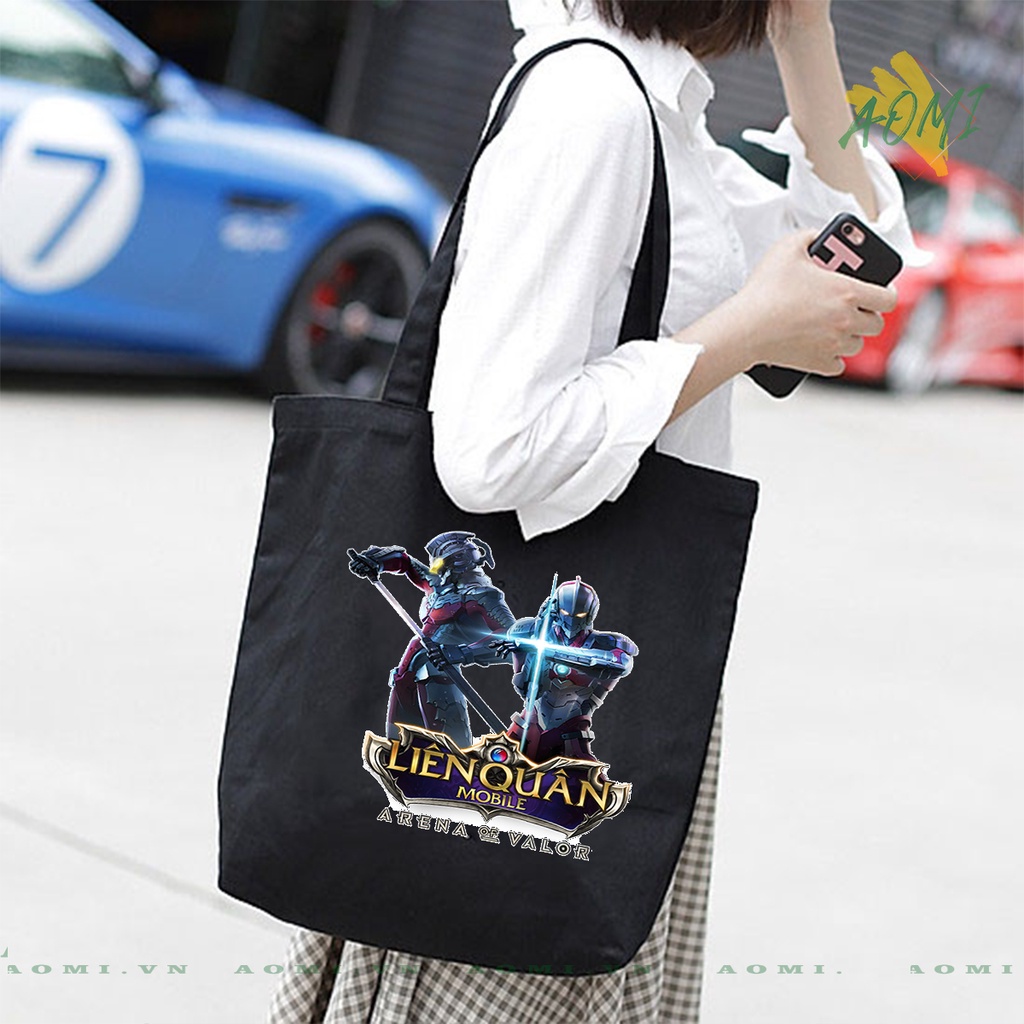 TOTE CANVAS LIÊN QUÂN MOBILE X ULTRAMAN TÚI VẢI ĐEO VAI BAG CÓ KHÓA KÉO SIZE LỚN 33x38cm AOMIVN DU LỊCH DẠO PHỐ AOMI