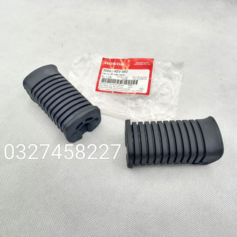 Cặp cao su gác chân giữa xe FUTURE 1 đời đầu zin Honda